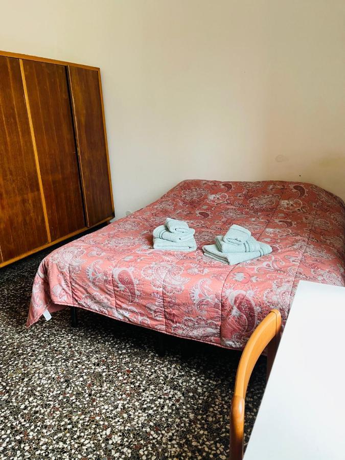 Mh Genova Panzió Kültér fotó